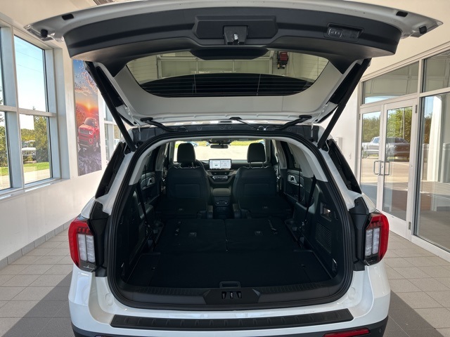 2025 Ford Explorer photo 40