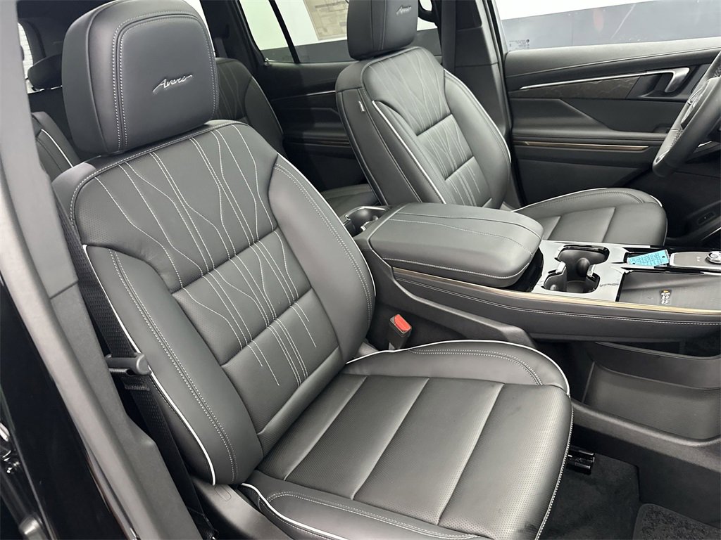 2025 Buick Enclave Avenir photo 25