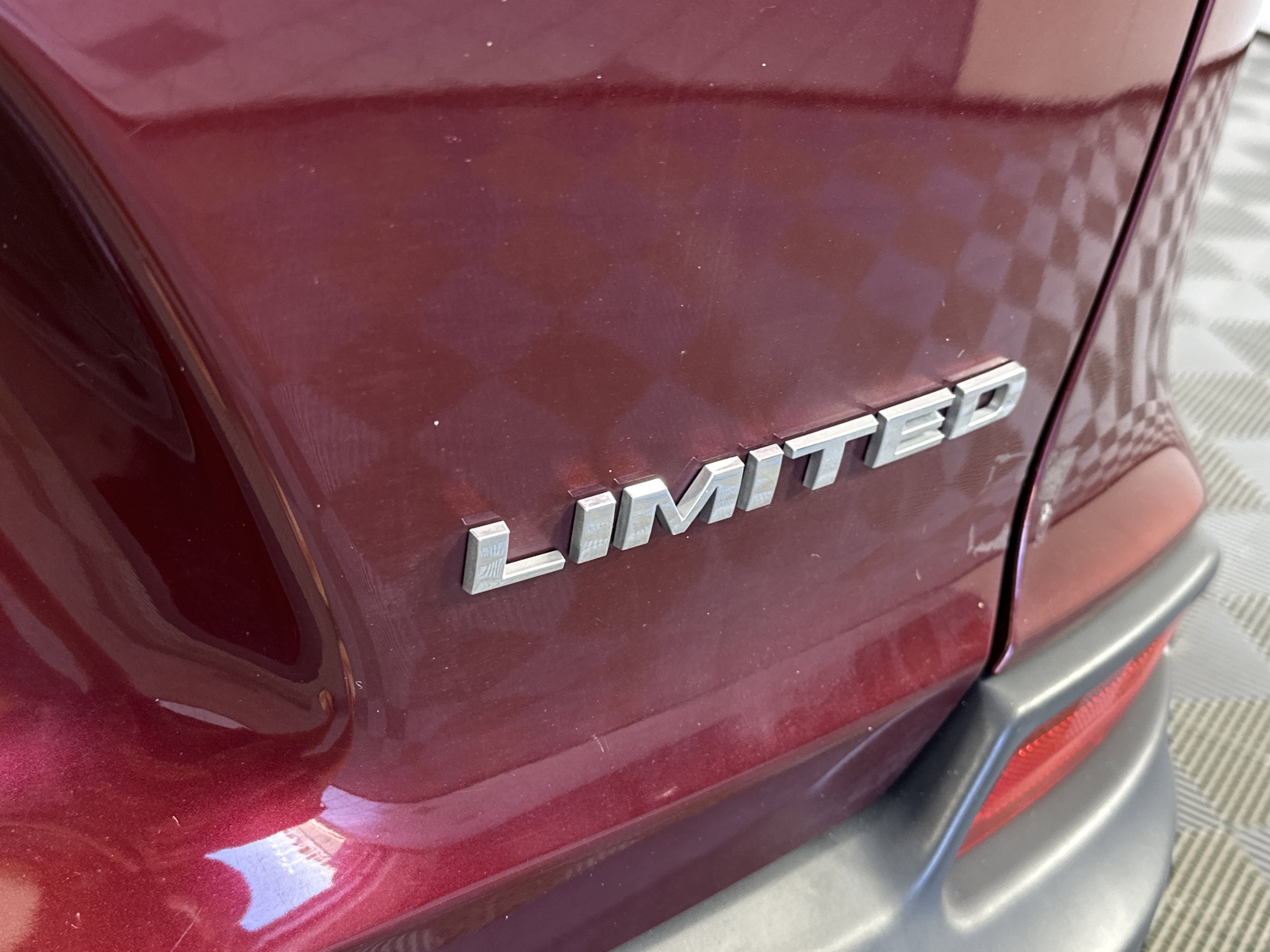 2019 Jeep Cherokee Limited photo 2