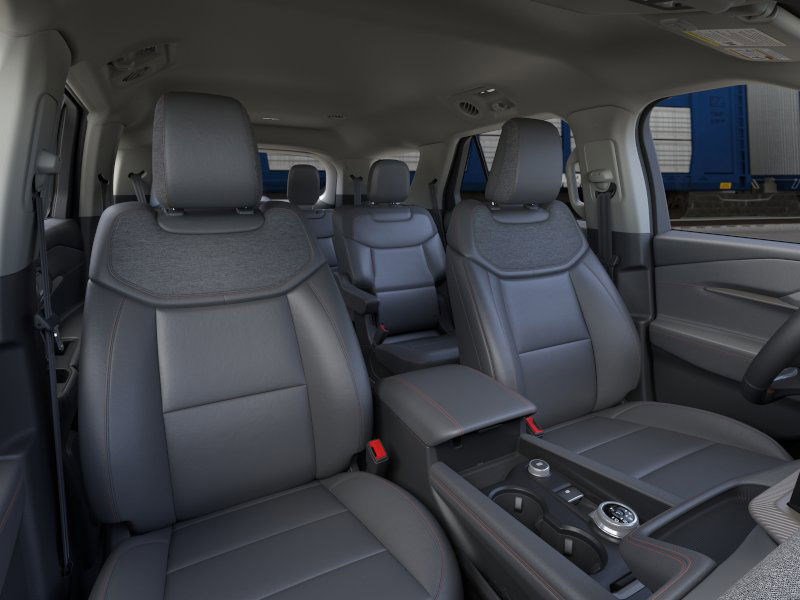 2025 Ford Explorer photo 9