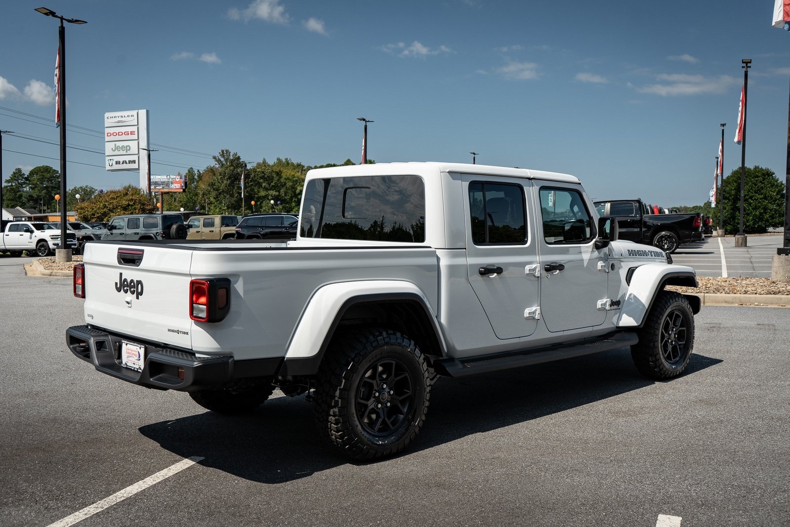 2025 Jeep Gladiator Sport photo 10