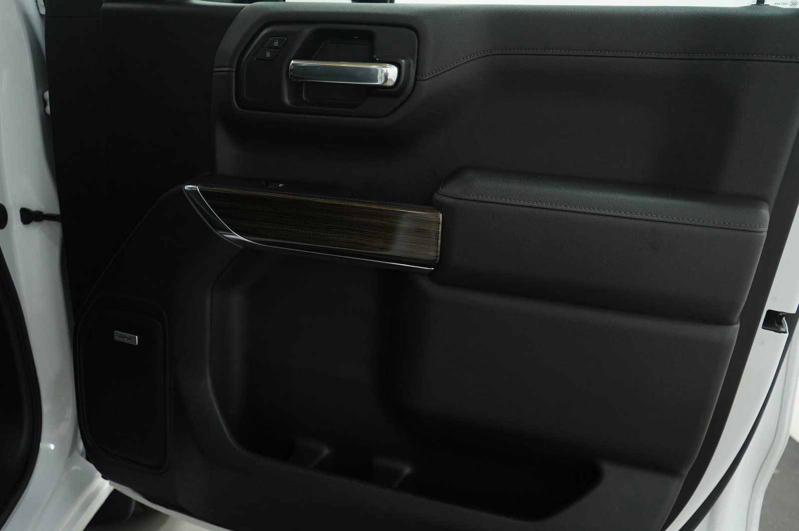 2021 Chevrolet Silverado 1500 RST photo 8