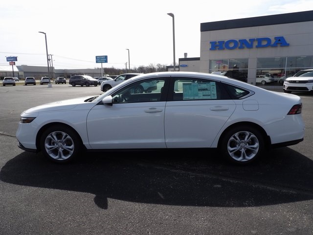 2025 Honda Accord LX photo 4