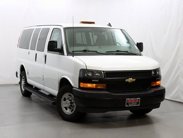 2023 Chevrolet Express Passenger LS's photo