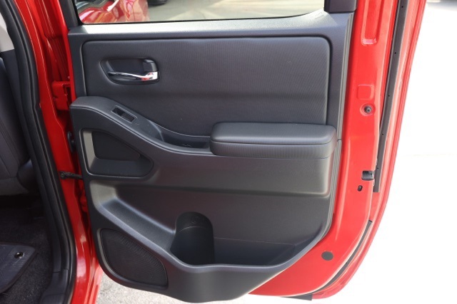 2023 Nissan Frontier SV photo 17