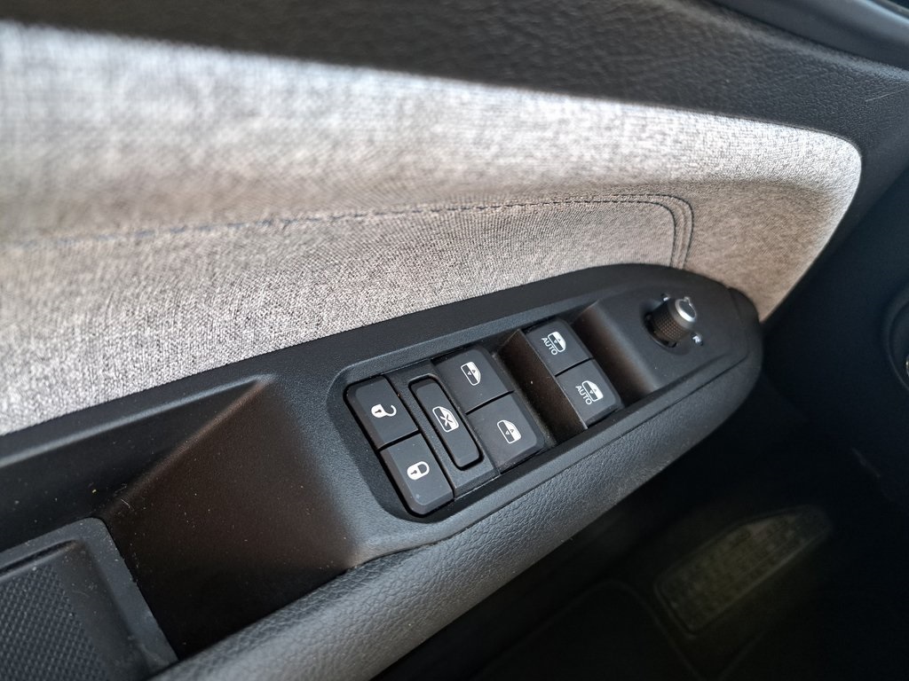 2022 Jeep Compass Latitude photo 16