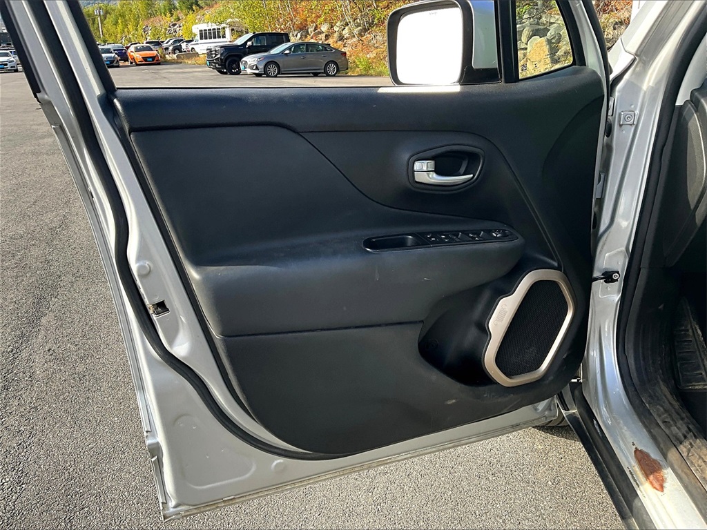 2017 Jeep Renegade Limited photo 7