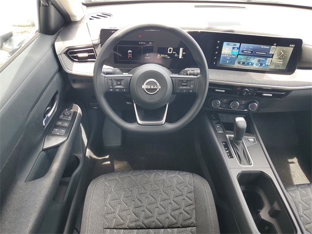 2025 Nissan Kicks SV photo 13