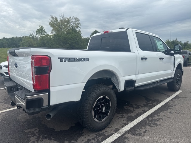 2025 Ford F-350 XLT photo 8