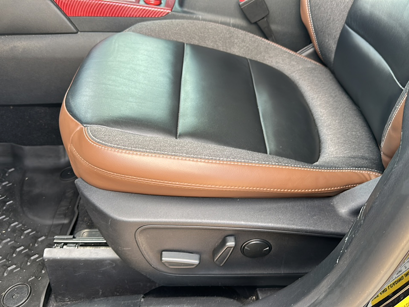 2023 Ford Bronco Sport Outer Banks photo 2