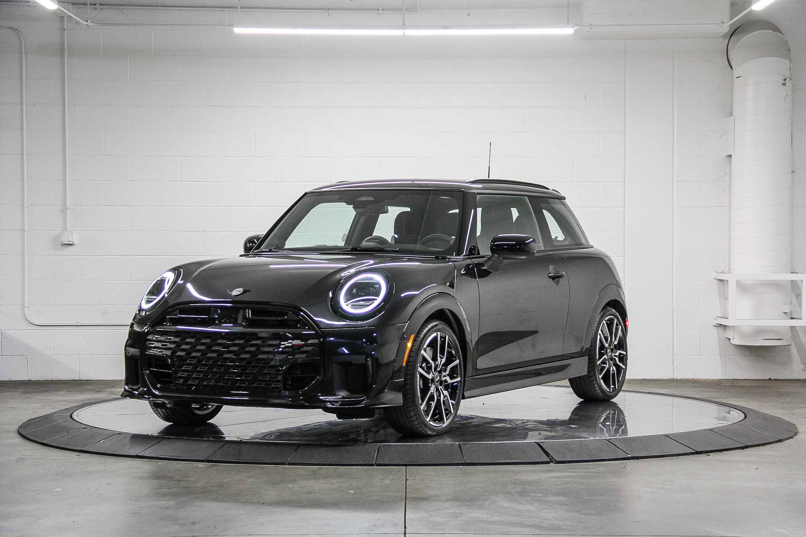 2026 Mini Cooper Hardtop S 2 Door Iconic photo 3