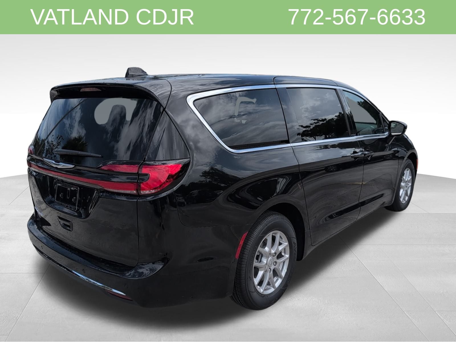 2026 Chrysler Pacifica photo 8