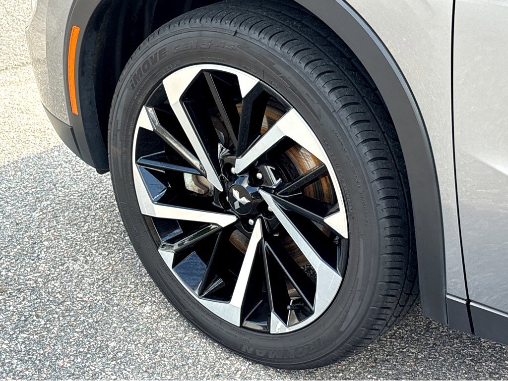 2024 Mitsubishi Outlander SE photo 15