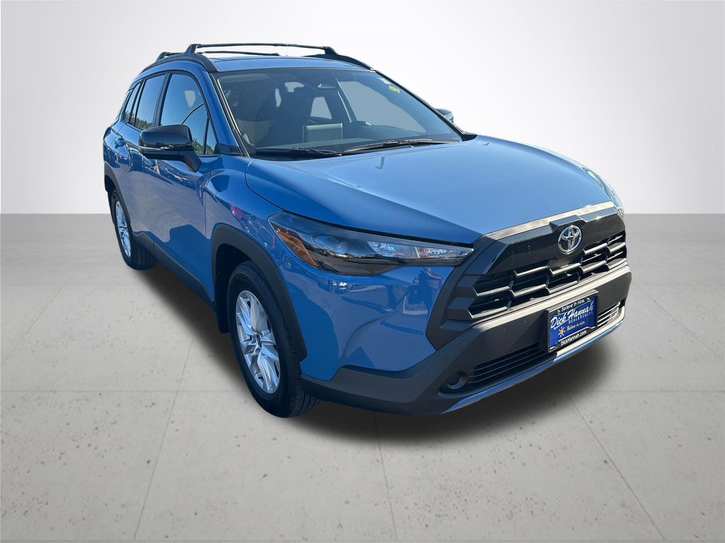 2026 Toyota Corolla Cross LE photo 5