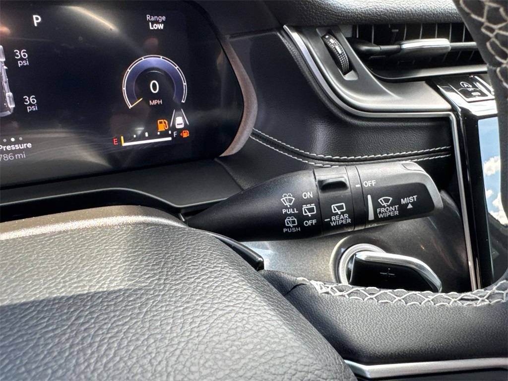 2023 Jeep Grand Cherokee Laredo photo 19