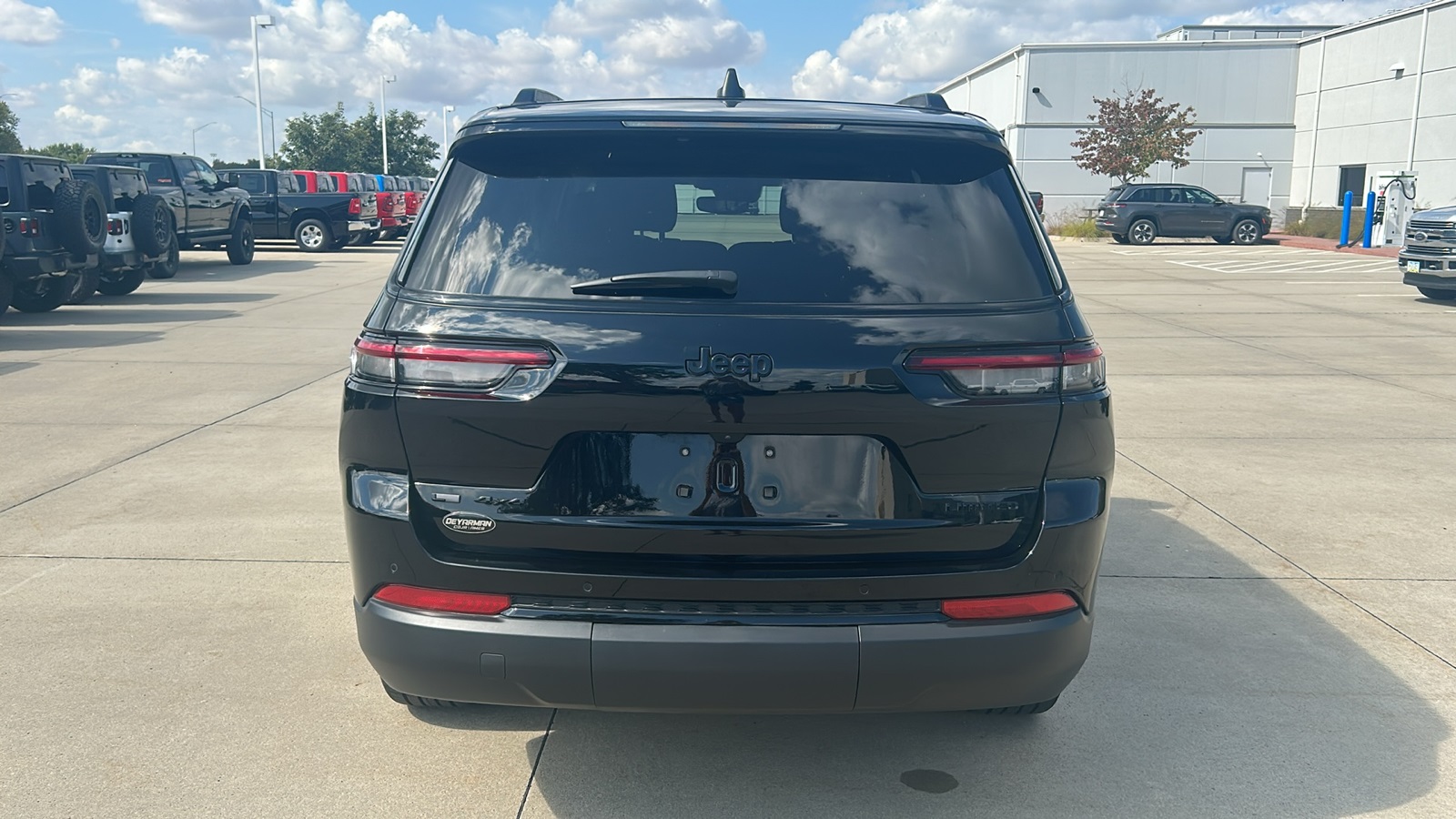 2023 Jeep Grand Cherokee Limited photo 4