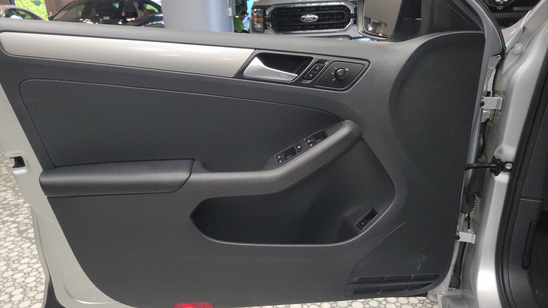 Used 2015 Reflex Silver Metallic Volkswagen 1.8T SE image 20