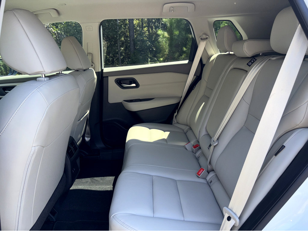 2024 Nissan Rogue SL photo 25