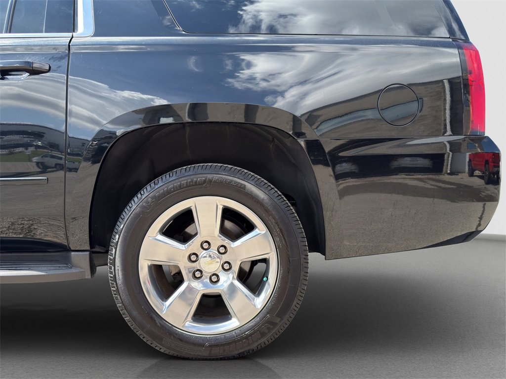 2017 Chevrolet Suburban LS photo 11