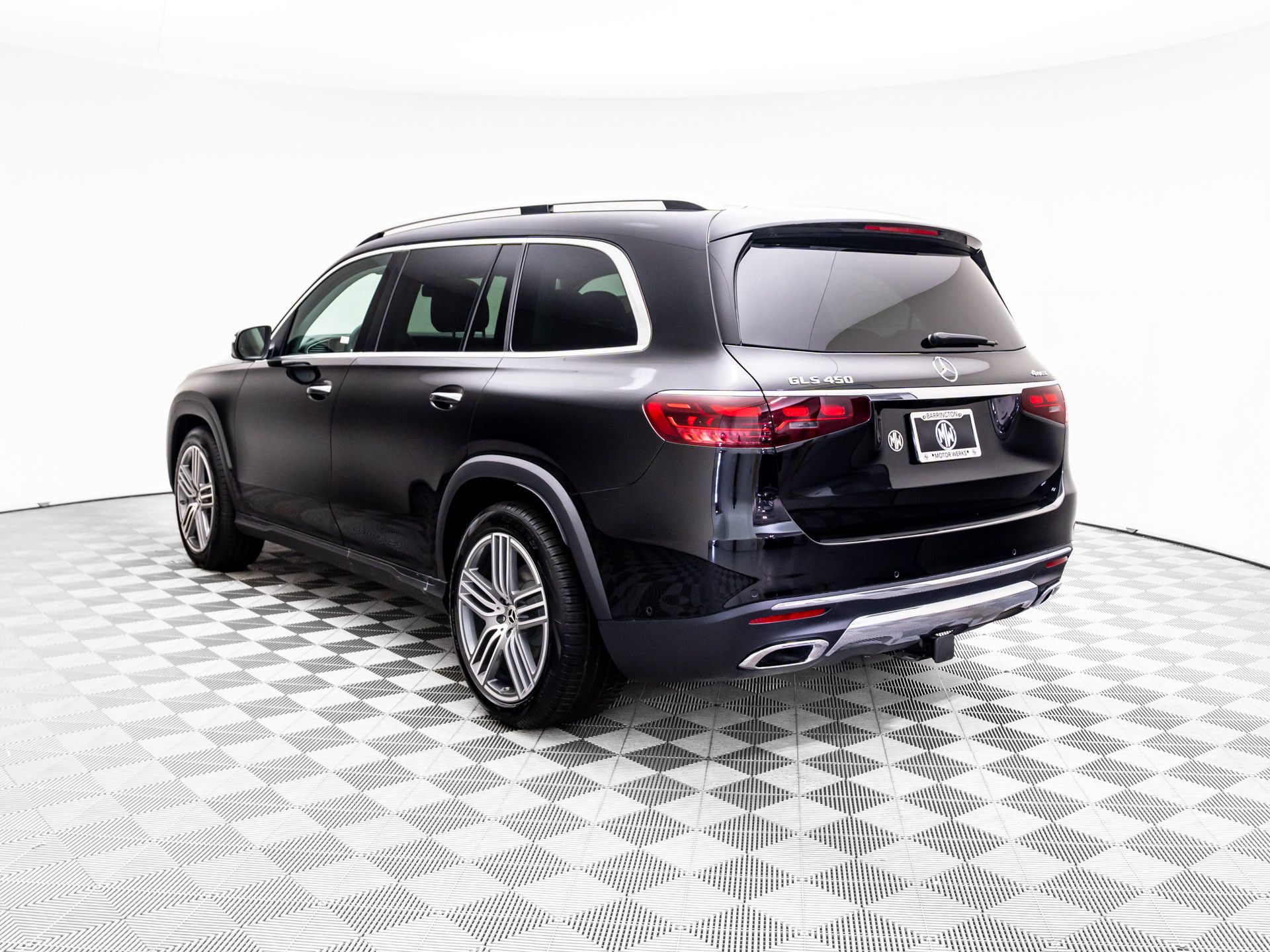 2026 Mercedes Benz GLS 450 4MATIC photo 3