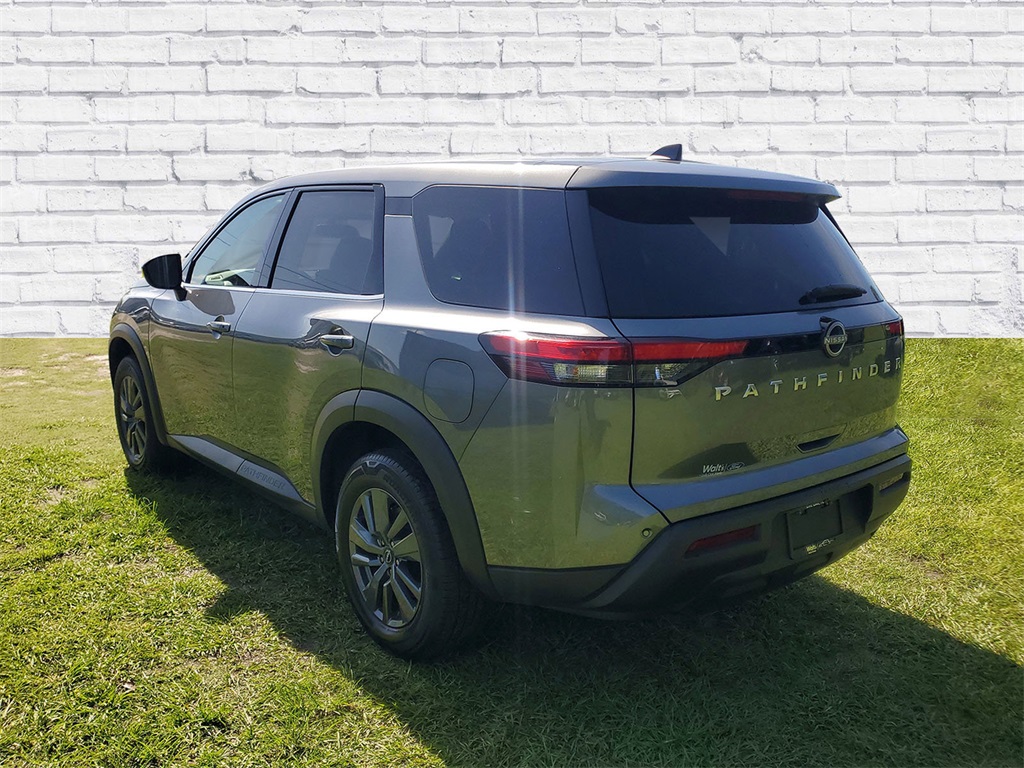 2023 Nissan Pathfinder S photo 2