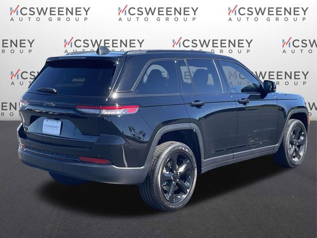 2025 Jeep Grand Cherokee Altitude photo 2