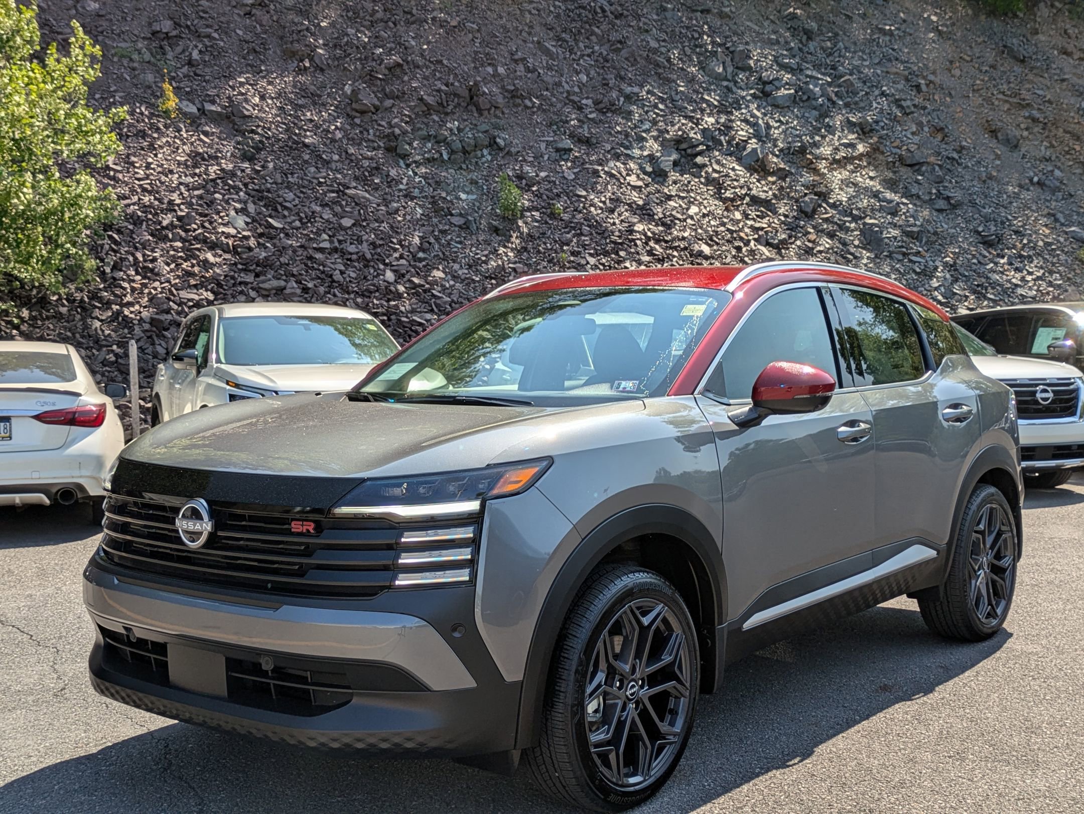 2025 Nissan Kicks SR photo 3