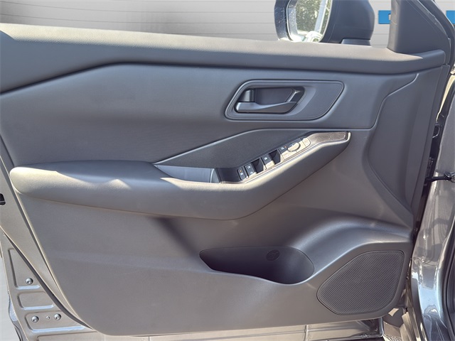 2026 Nissan Rogue S photo 27