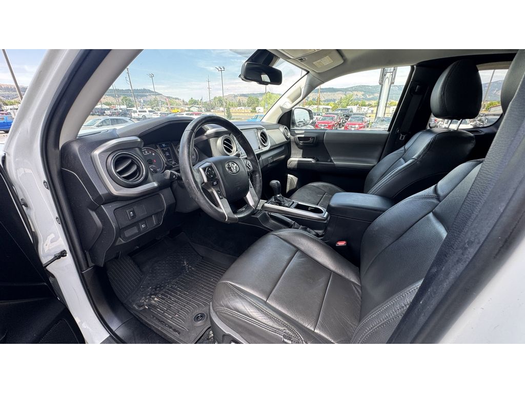 2022 Toyota Tacoma SR5 photo 12