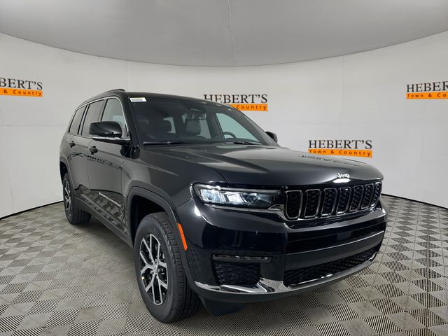 2025 Jeep Grand Cherokee Limited photo 3