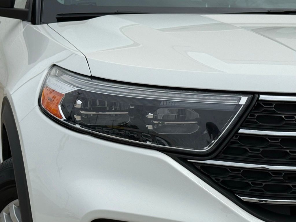 2022 Ford Explorer XLT photo 3