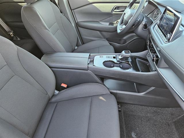 2026 Nissan Rogue S photo 10