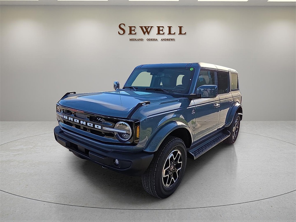 2025 Ford Bronco 4-Door Outer Banks's photo