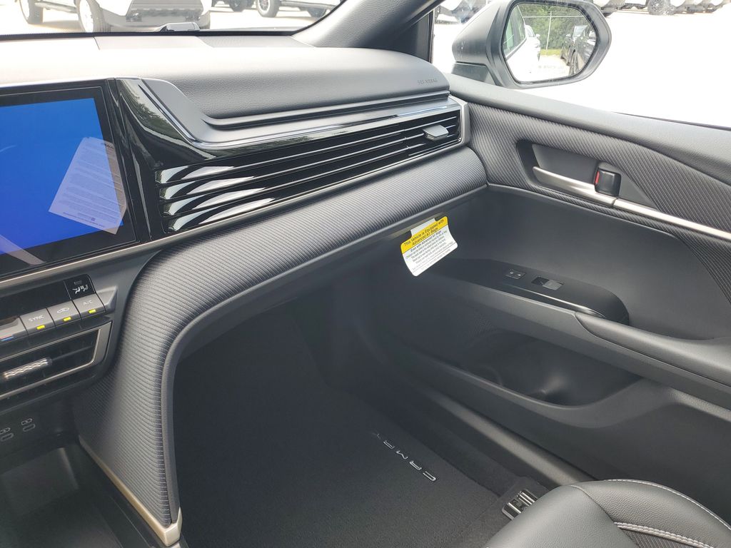 2025 Toyota Camry SE photo 28