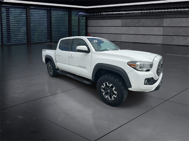 2023 Toyota Tacoma TRD Off-Road photo 2