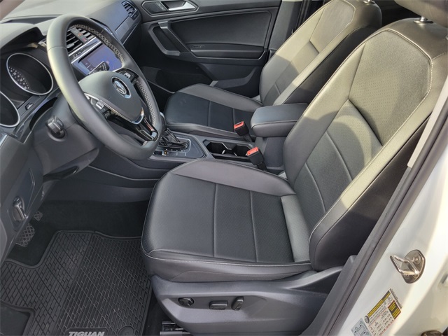 2021 Volkswagen Tiguan R-Line Black SEL photo 9