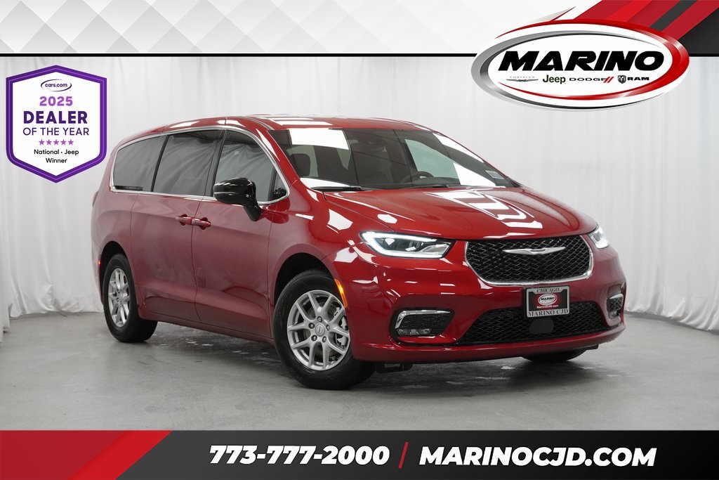 2026 Chrysler Pacifica Select's photo