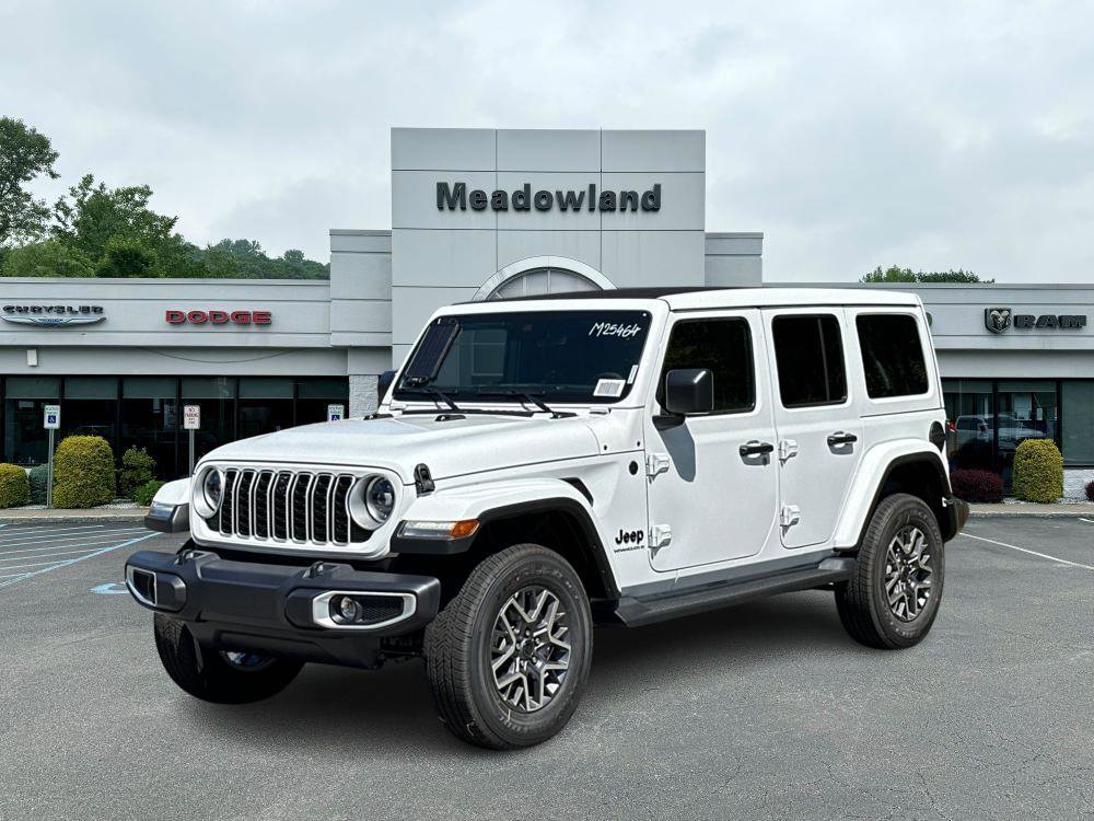 2025 Jeep Wrangler 4-Door Sahara's photo