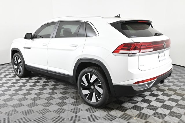 2026 Volkswagen Atlas Cross Sport SEL photo 4