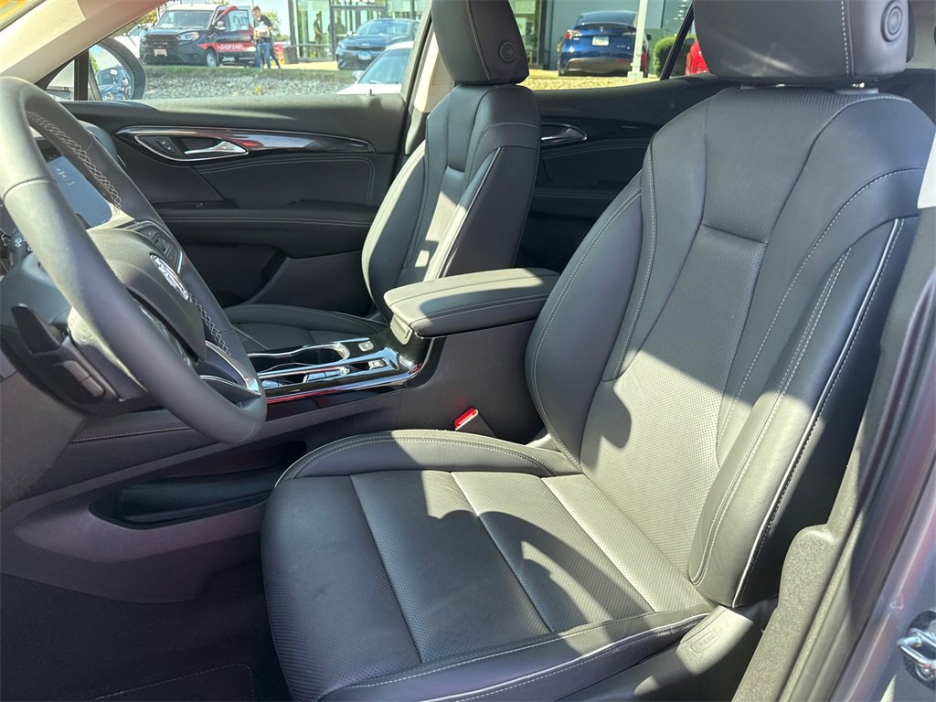 2023 Buick Envision Essence photo 14