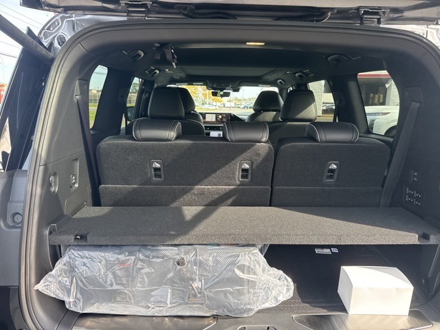 2026 Infiniti QX80 photo 6