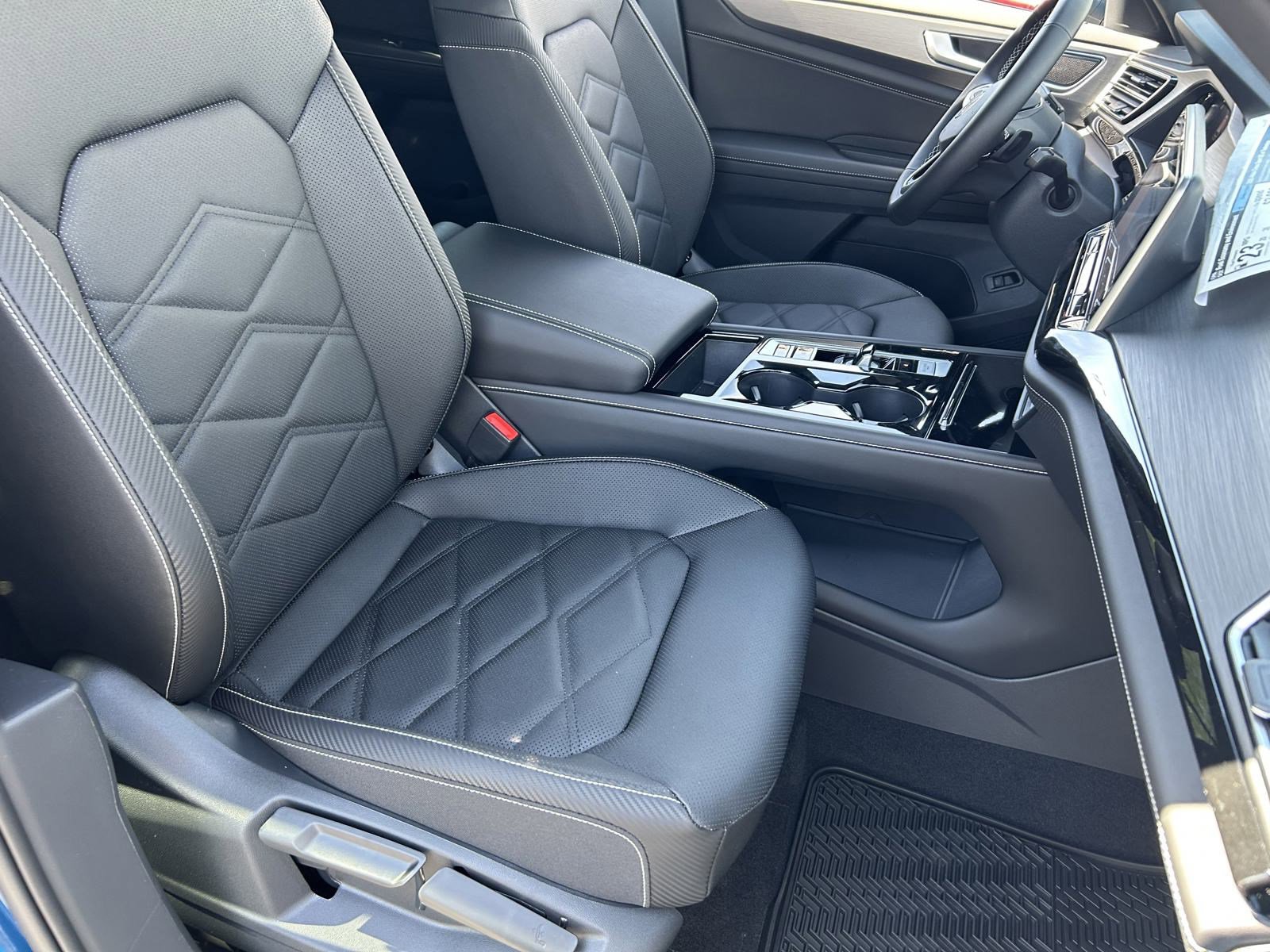 2025 Volkswagen Atlas Cross Sport SE Technology photo 6