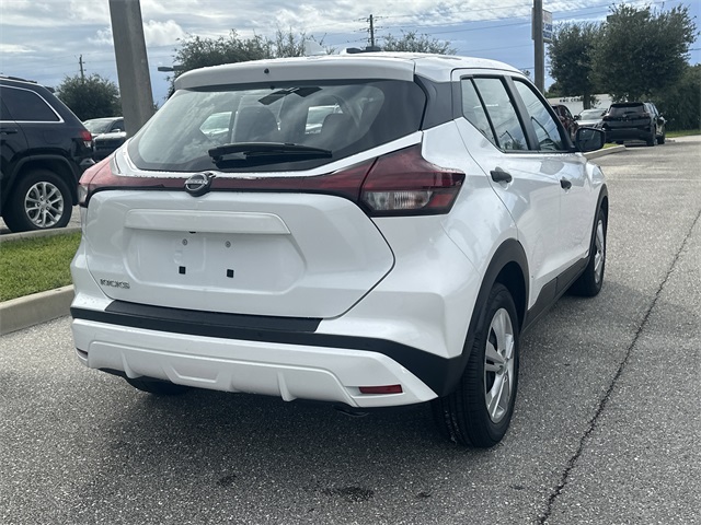 2023 Nissan Kicks S photo 4