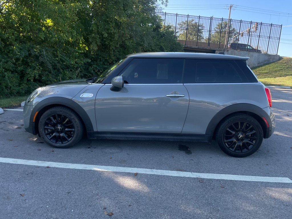 2019 Mini Cooper Hardtop S photo 2