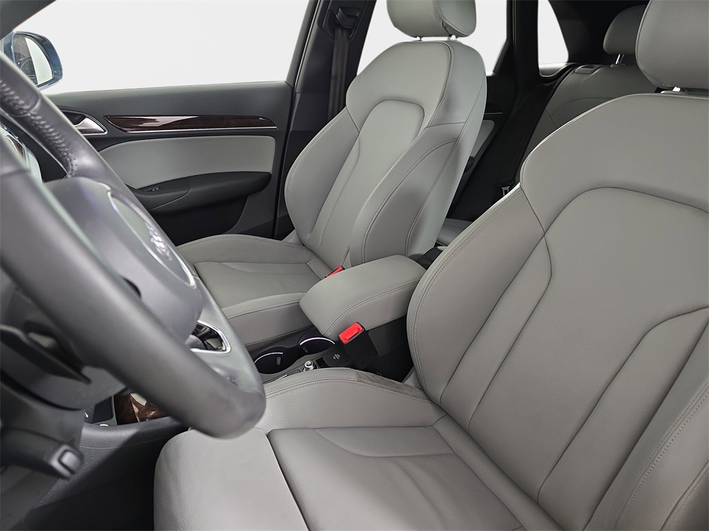 2017 Audi Q3 Prestige photo 12