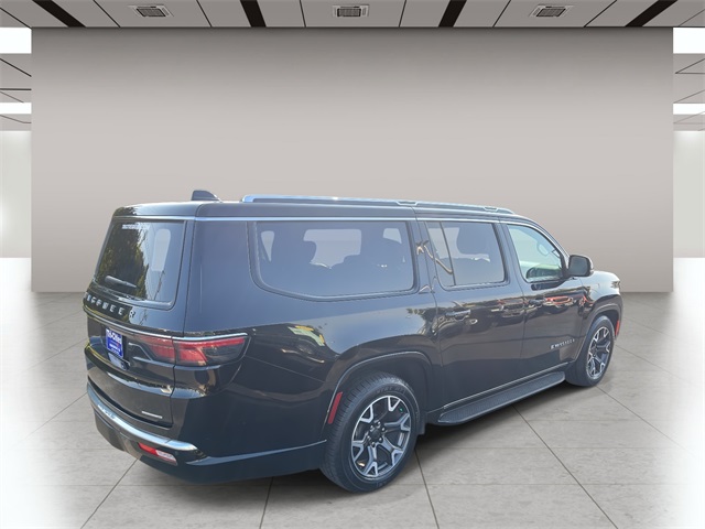 2024 Jeep Wagoneer L Series III photo 3