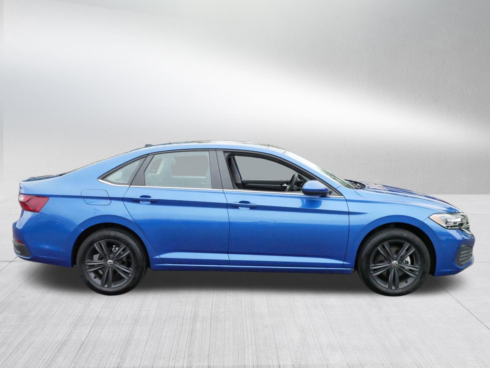 2024 Volkswagen Jetta SE photo 8
