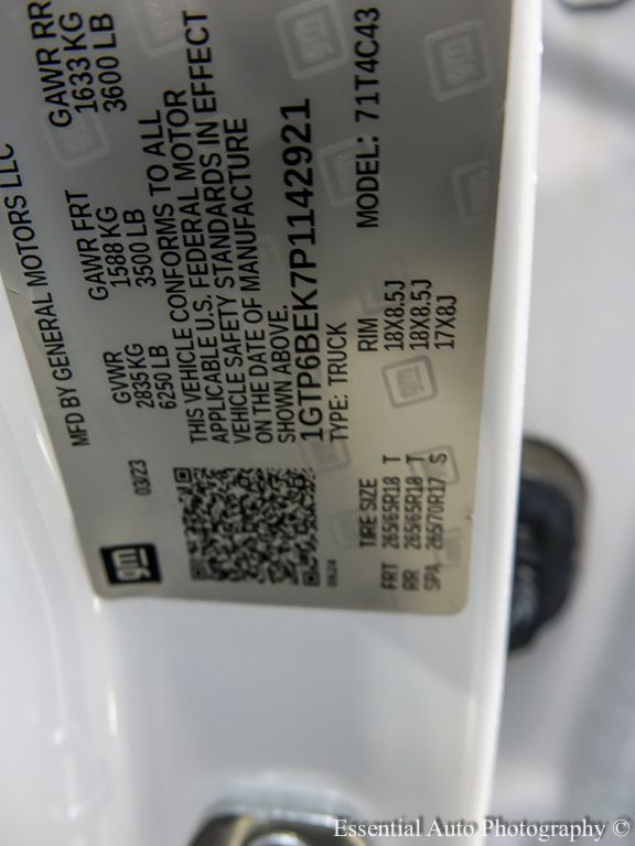 2023 GMC CANYON - Image 32