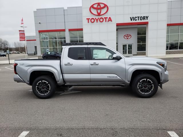 2025 Toyota Tacoma TRD Sport 4x4 Double Cab photo 4