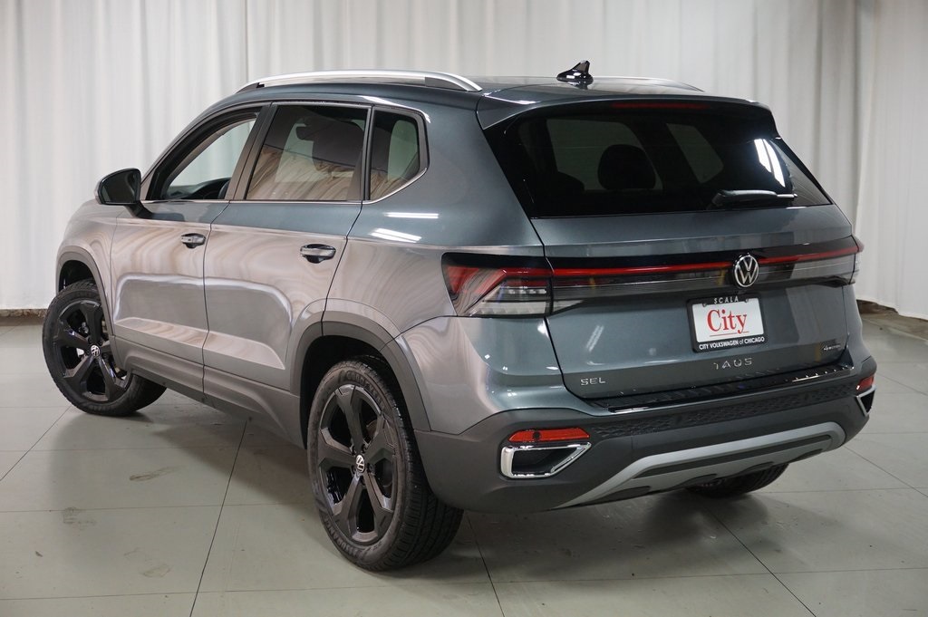 2025 Volkswagen Taos SEL photo 5